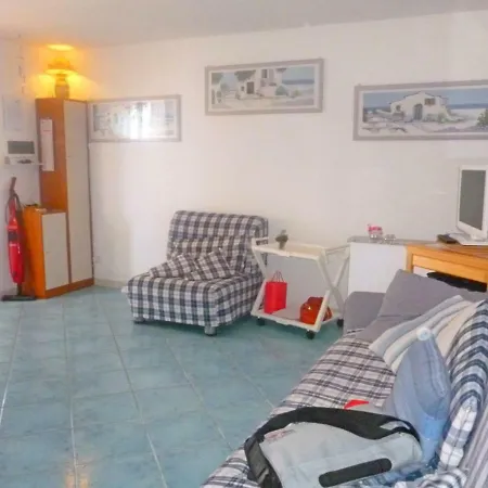 公寓 Palazzo Rosso Sleeps 4 Air Con Palazzo (Livorno)