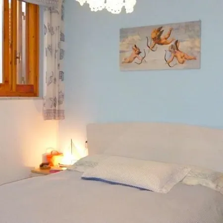 Palazzo Rosso Sleeps 4 Air Con